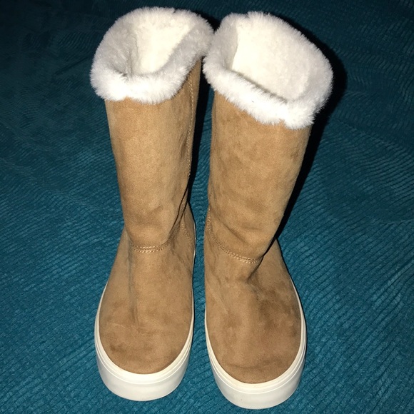Girls Fur lined boots - Picture 1 of 7